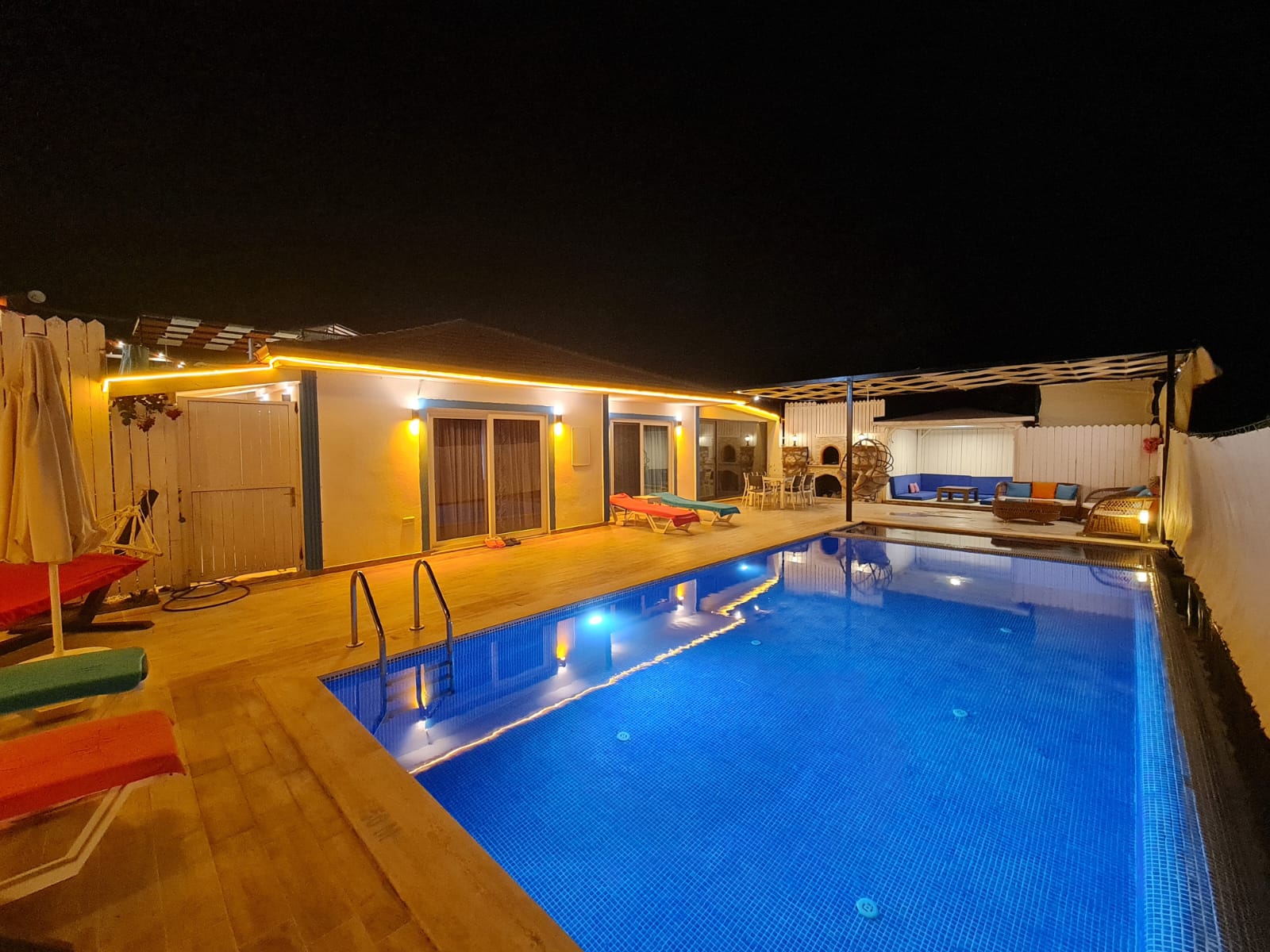 /images/Villa/1/03e3ad14-5177-49cf-988a-bfaed39fce3c.jpg