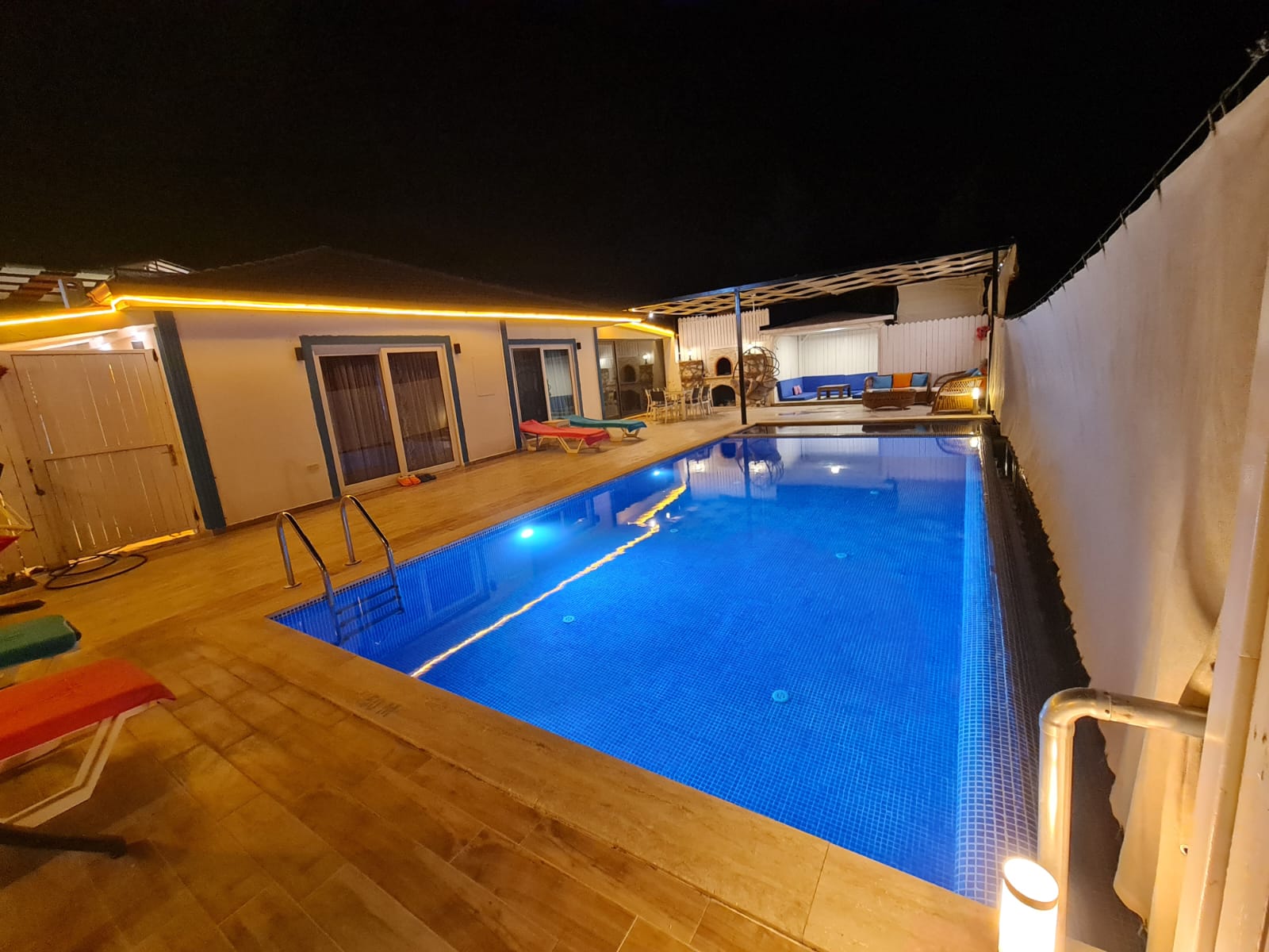 /images/Villa/1/6542ad15-56ad-4938-869d-aa334c4cc17e.jpg