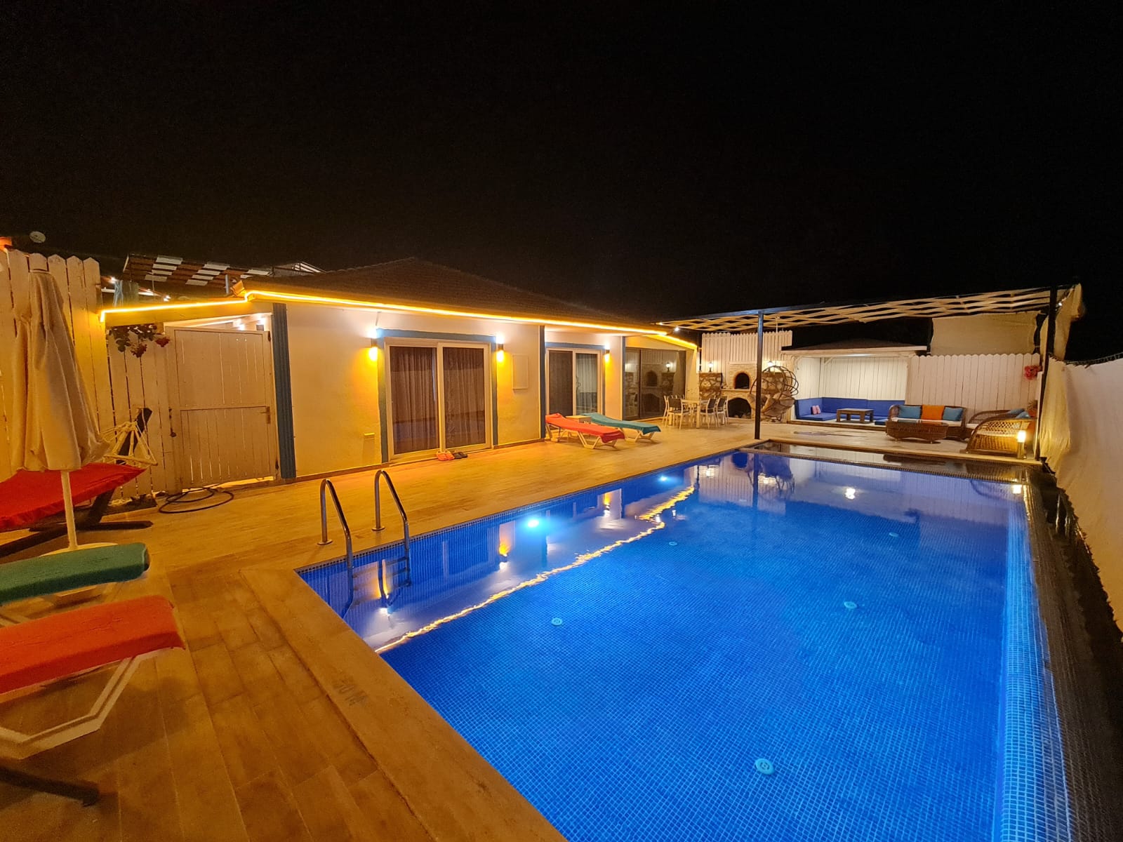 /images/Villa/1/a1157aaa-d089-42b4-ad4b-e128c0dd5345.jpg