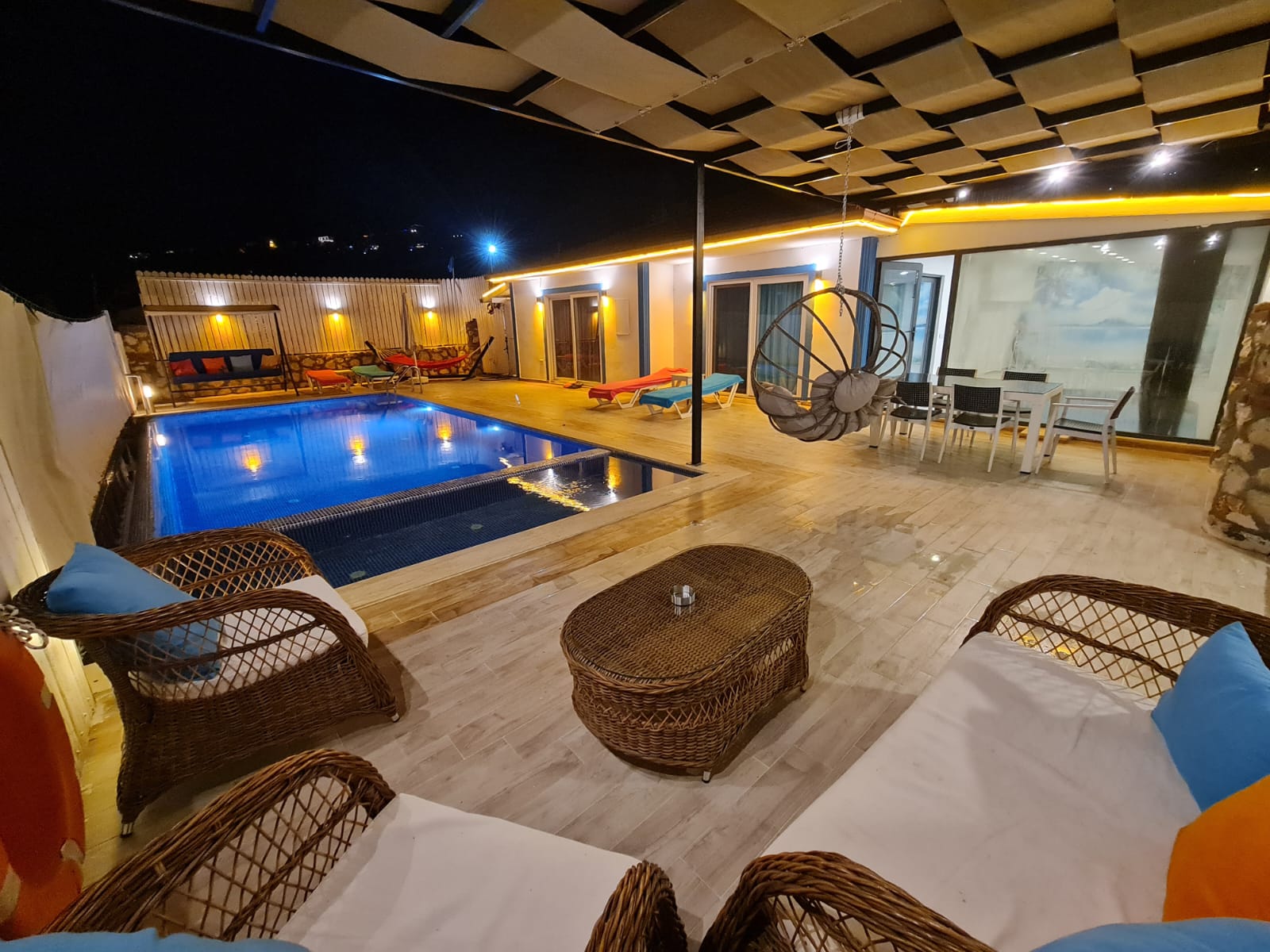 /images/Villa/1/e7d012ff-b074-4369-a0f4-f26f179dc33c.jpg